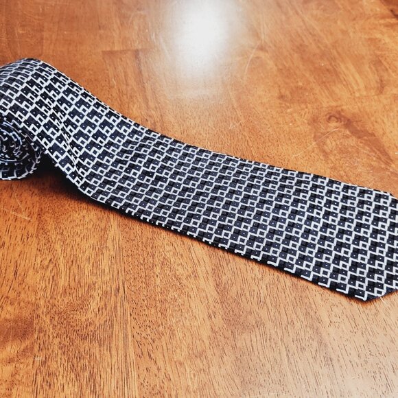 Campia Moda ~ X Long, Geometric Pattern Necktie ~ Excellent Condition - Picture 2 of 7